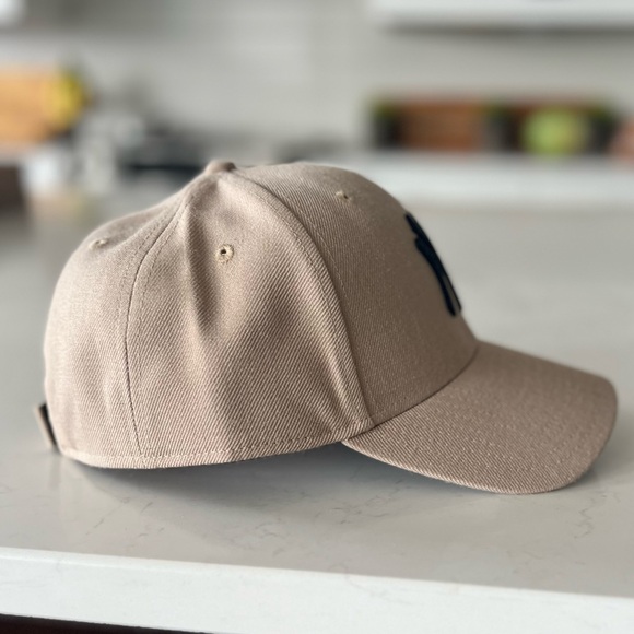 Yankees Cap Like New - Picture 7 of 8